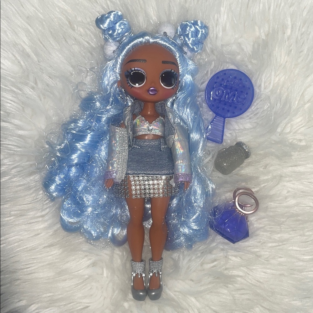 Lol fashion show missy Frost Doll with Blue Hair and Accessories